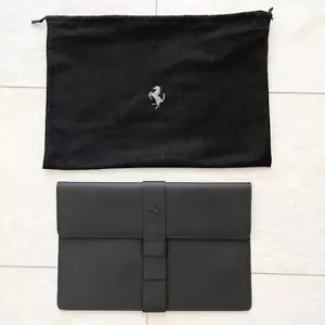 Borsa pochette Ferrari nera novità esclusiva per acquirenti Ferrari F8 oggetto raro mai usato - Foto 1 di 2