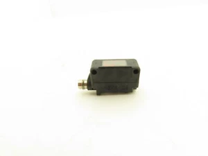 Keyence PZ-G101CN Photoelectric Sensor 10-30vDC - Picture 1 of 8