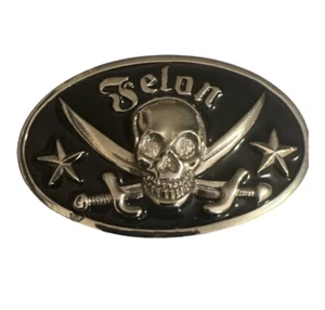 Totenkopf Unisex Gürtelschnalle von Felon Clothing, silber & schwarz, Deadstock - Bild 1 von 3