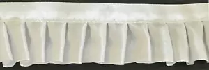 1&1/2" weiße Satin Stoffverkleidung plissiert gesammelt 6 Yards - Bild 1 von 1