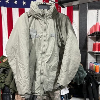 US Army Parka Gen III Extreme Cold Weather Jacket USGI Level 7 Size Small Short - Image 1 of 4