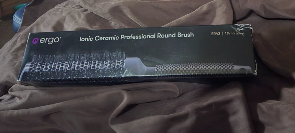 Cepillo redondo profesional de cerámica iónica Ergo ER43 1-3/4” (43 mm) Foto 1 de 1