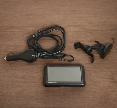Garmin Nuvi 255w GPS Car Navigation Bundle w/ Mount And Charging Cord - Tested - Image 1 of 4