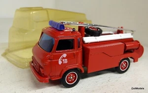 Solido 1/50 366 Saviem SG4 Fire department Diecast Model car - Picture 1 of 1