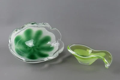 2 Vintage Signed Flygsfors Sweden Coquille Art Glass Bowls Miniature & Petal Rim - Image 1 of 4