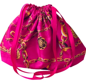 NEW! ESTEE LAUDER Drawstring Fabric Hot Pink Gold Cosmetic Makeup Bag EL17 - Picture 1 of 9