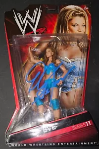 Figura de acción firmada autografiada WWE Mattel Wrestling Basic Series 11 Eve Torres - Imagen 1 de 4