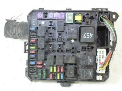 PR06102000 SCATOLA PORTAFUSIBILI MITSUBISHI OUTLANDER II (CW) 2.0 DI-D 16V 140CV - Immagine 1 di 4