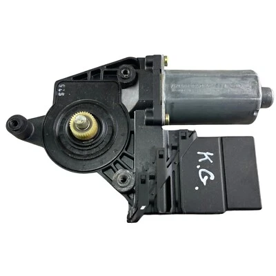 3B9839751BF Rear Door Window Regulator Motor Volkswagen PASSAT B5.5 2001 - Изображение 1 из 2