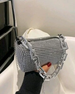 Borsa A Secchiello Mini Con Catena Decorata Da Strass E Mini Borchie, Elegante, - Foto 1 di 4