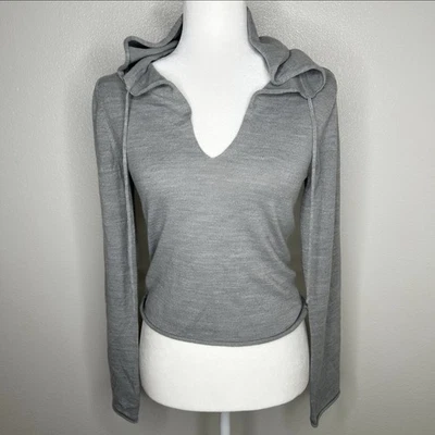 Женский серый свитер с капюшоном Moda International от Victorias Secret с v-образным вырезом размер S - Изображение 1 из 4