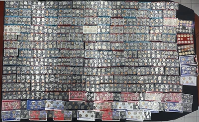 117x Assorted 1965-2009 Incomplete/Imperfect U.S. Mint Sets 30244 - Image 1 of 4