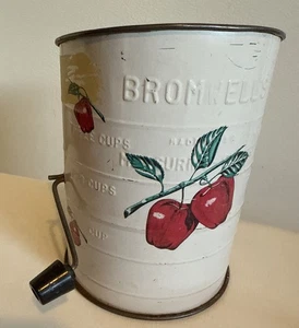 Vintage Bromwell’s 3-Cup Flour Sifter Apple Design • Mid-Century Kitchen - Picture 1 of 5
