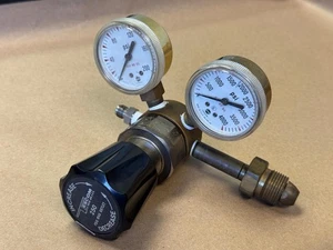 TESCOM DRUCKREGLER 44-2213-241 MIT USG MANOMETER 0-200PSI 0-4000PSI - Bild 1 von 8