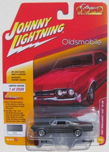 JOHNNY LIGHTNING CLASSIC GOLD R2 1967 OLDSMOBILE 442 W-30 1/2,500 A #3 Pewter - Picture 1 of 3