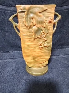 Roseville Pottery USA Bushberry 9.5 Vase Square 2 Inc  Vintage RARE Decor - Picture 1 of 3