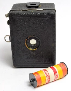 Zeiss Ikon Box Tengor, 4cm Film mini Boxkamera + Kodak Film. Vintage camera. - Bild 1 von 8
