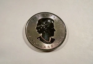 Canadá 2018 $5 plata hoja de arce edición incuse blanco brillante cápsula pequeña moneda de 1 oz - Imagen 1 de 6