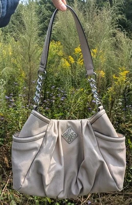 Bolso de mano estilo hobo de hombro Simply Vera Wang Kohl's usado en excelente estado Foto 1 de 4