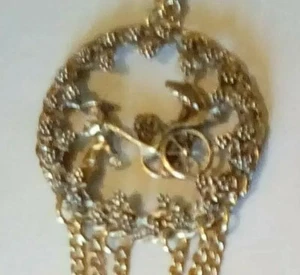 CHUNKY VINTAGE ASIAN PENDANT NECKLACE. Filigree of man with cart gold toone - Picture 1 of 3