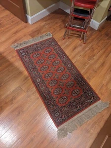 Karastan Rug 26" X 48" Red Excellent Condition Tassles USA Woven - Picture 1 of 7