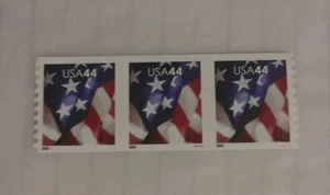 US Stamps SCOTT # 4394, COIL STRIP OF 3 MNH PNC # V1111 44c USA FLAG YEAR 2009 - Picture 1 of 3