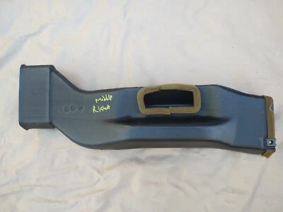 85 86 87 88 89 Toyota MR2 Air Vent Duct Pipe Center 55831-17050 - Image 1 of 2