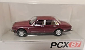 Premium ClassiXXs 1:87 - Jaguar XJ 40 - rojo oscuro metálico - PCX870162 - Imagen 1 de 1