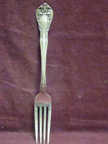 Sterling Alvin  Chateau Rose DINNER FORK 7 1/4" 45 grams  No Monogram Cover