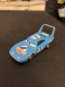 Coche de juguete fundido a presión Disney Pixar Mattel 1970 Plymouth Super Bird 43 Dinoco - Imagen 1 de 7
