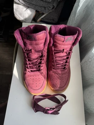 Nike Air Force One High WB Burdeos (GS) EE. UU. Juvenil Talla 6.5 922066-600 Foto 1 de 4