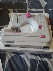 Sewing Machine BNWT - Picture 1 of 9
