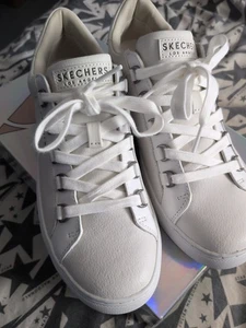 Sketchers Trainers - Picture 1 of 5