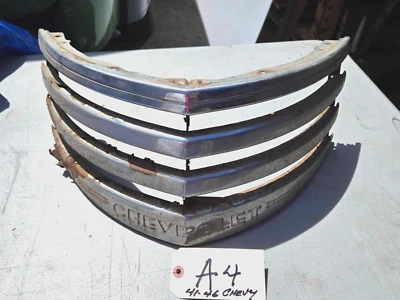 Camión Chevy 1941 1942 1943 1945 1946 parrilla superior usada para restauración #A4 Foto 1 de 4