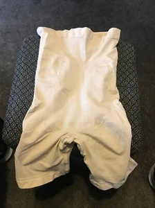 NWOT Skims Maternity Seamless Sculpt Mid Thigh Shorts 2xl Nude SH-MTS-0105 - Picture 1 of 3