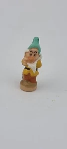 Disney Vintage Polly Pocke Figure for Disney Snow White Cottage 1995 - Picture 1 of 3