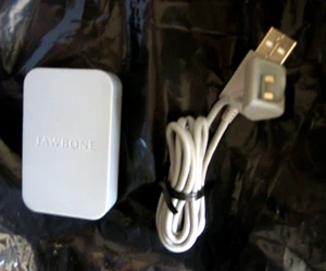 GENUINE JAWBONE AC CHARGER ADAPTER "SPA K901" WITH USB CABLE NEW - Picture 1 of 6