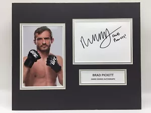 RARO espositore fotografico firmato Brad Pickett UFC + AUTOGRAFO COA MMA BOXING - Foto 1 di 3