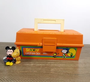 Caja de aparejos de pesca vintage 1980 Snoopy & Woodstock Catch 'em naranja - Imagen 1 de 12