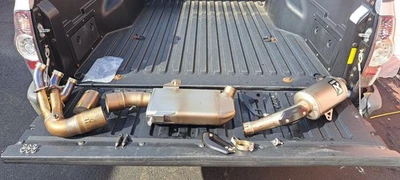 Escape completo YAMAHA XSR 900 2022-2023 AKRAPOVIC S-Y9R16-HDT Foto 1 de 4