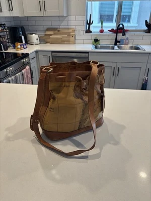 Bolso de mano cubo alviero martini Foto 1 de 4