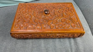 Large Hand Carved Wooden Box Footed Vintage 10" X 6.5" - Picture 1 of 11