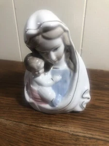 Vintage MADONNA & CHILD Virgin Mary & Baby Jesus Porcelain Figurine 5" - Picture 1 of 8