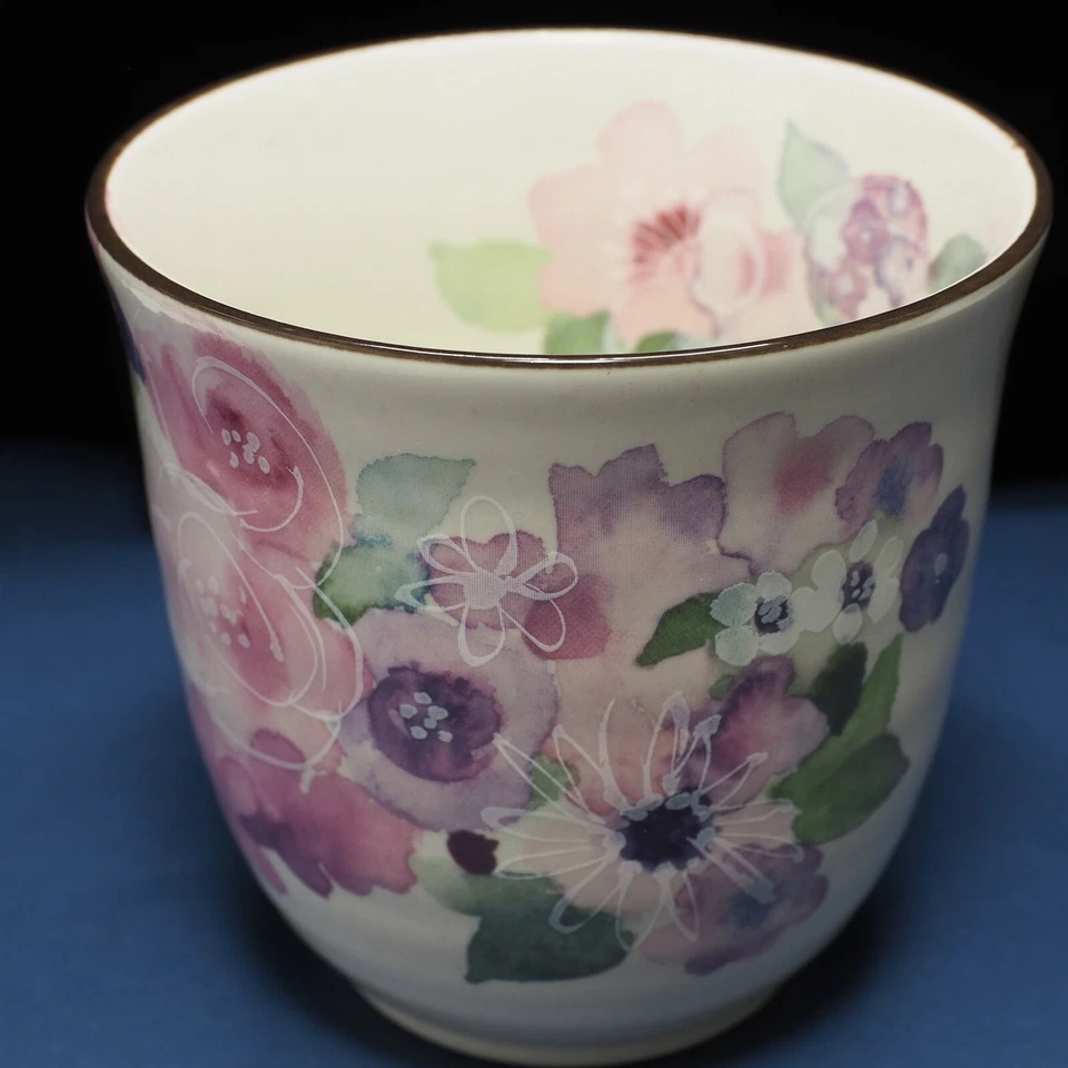 Autêntica xícara de chá japonesa Mino Ware Yunomi 'Bouquet de flores' Sakura ROSA [Feriado] - Imagem 1 de 4