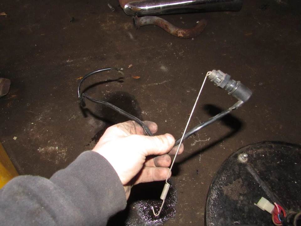 Yamaha XV750 1982 Virago interruptor de freno trasero Foto 1 de 1