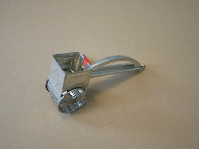 Mouli Grater - Mühle Reiben Raspeln Käsereibe Parsmesanreibe - Edelstahl - Bild 1 von 2