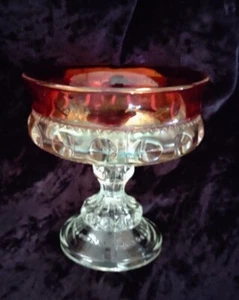 Plato compuesto pedestal rojo y transparente con huella digital Kings Crown rubí tiffin - Imagen 1 de 3