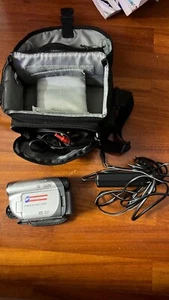 Sony Handycam DCR-HC35 Mini DV Camcorder 800x Digital Zoom - Foto 1 di 5