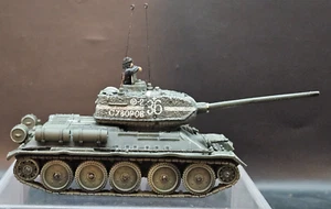 Unimax Forces of Valor 1/72 Scale - WWII Russian Tank T-34/85 - Diecast - Picture 1 of 7