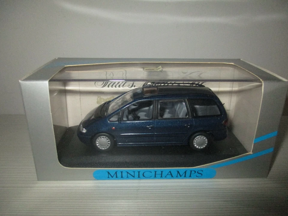 FORD GALAXY 1995 BLU 430 084161 MINICHAMPS SCALA 1/43 - Immagine 1 di 1